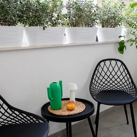 Sikelia Apartment *